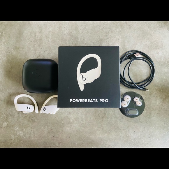 WHITE Beats by Dre Powerbeats Pro Totally Wireless Bluetooth Earphones - Picture 3 of 8